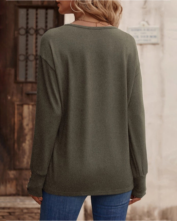 Therese - Elegant and Comfortable Solid Colour V-Neck Top with Buttons for the Fashion-conscious Woman
