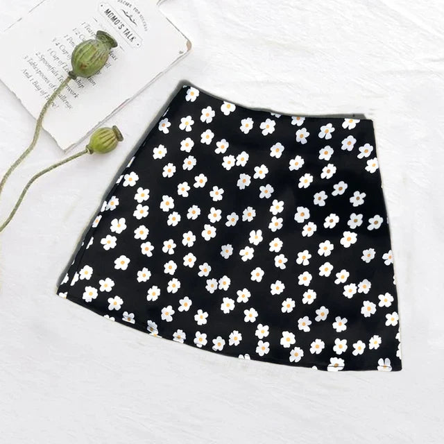 Theresa - Mini Skirt With Daisy Print