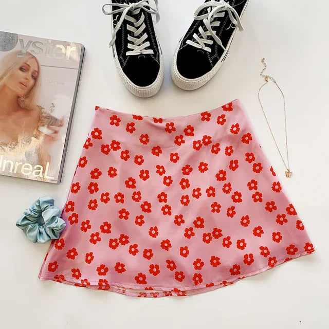 Theresa - Mini Skirt With Daisy Print