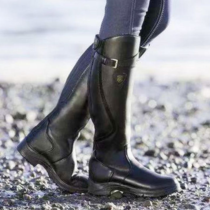 Stylish women's boots with water-repellent properties from Cornelia