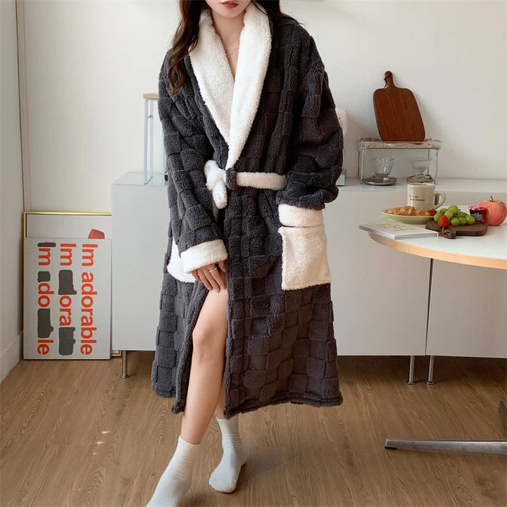 Louisa - Stylish and Comfortable Flannel Bathrobe for Women in Autumn Style