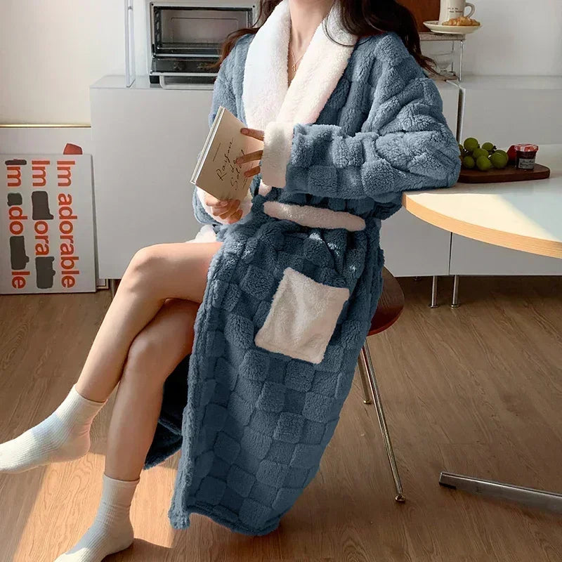 Louisa - Stylish and Comfortable Flannel Bathrobe for Women in Autumn Style