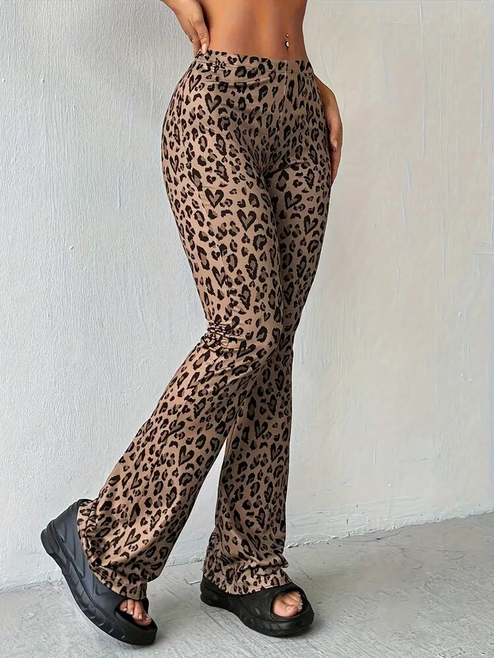 Cora - Trendy trousers with stylish leopard print