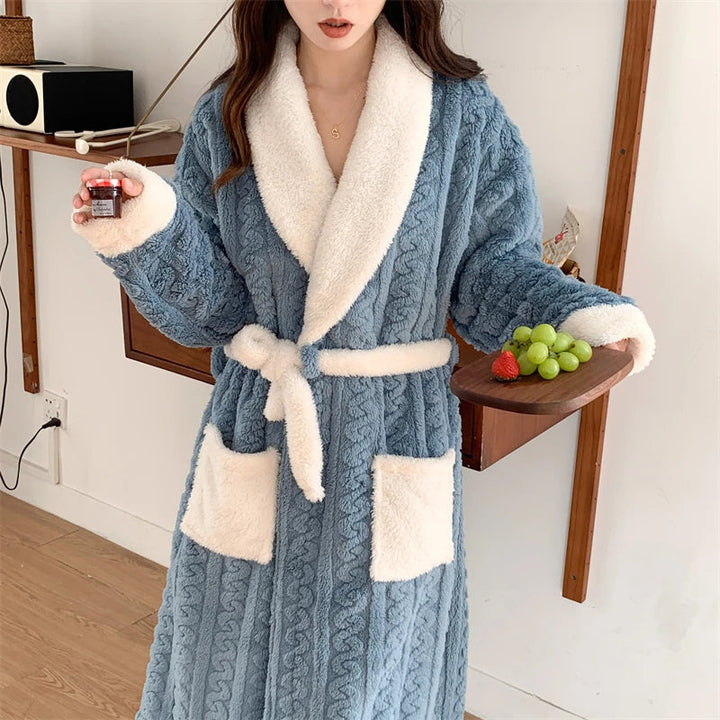Louisa - Stylish and Comfortable Flannel Bathrobe for Women in Autumn Style