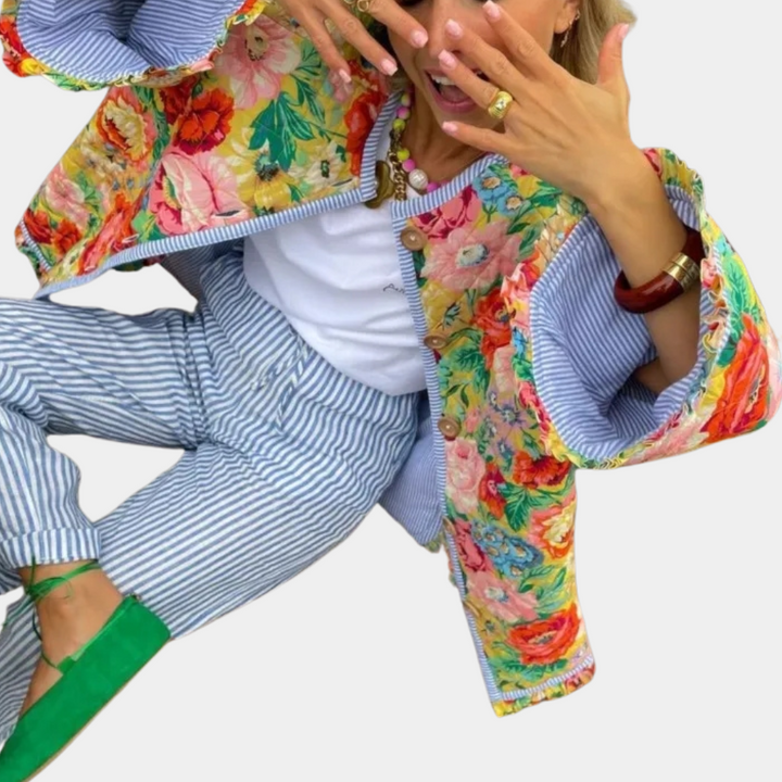 Renata - Feminine jacket in vibrant colours
