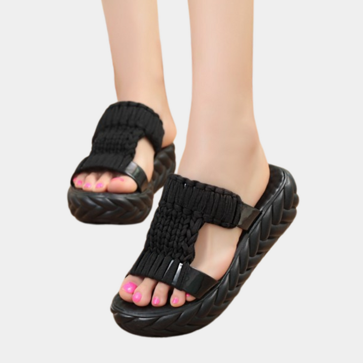 Lia - Stylish braided sandals for a carefree summer look