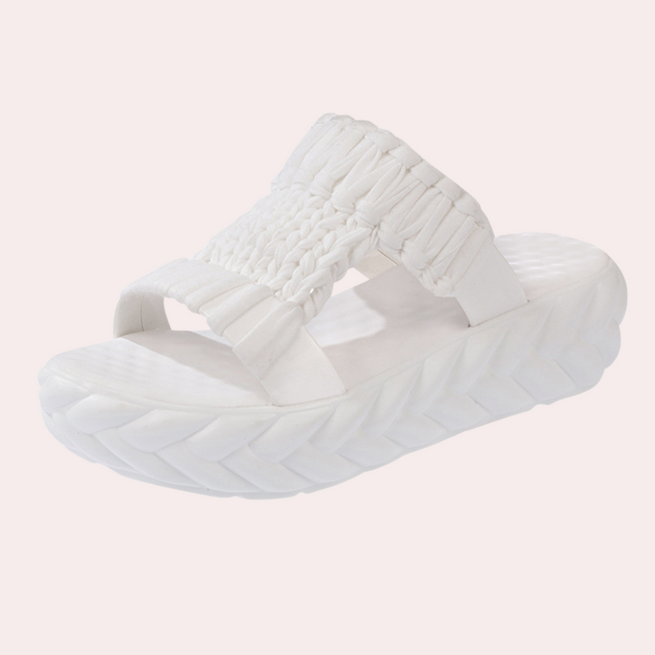 Lia - Stylish braided sandals for a carefree summer look