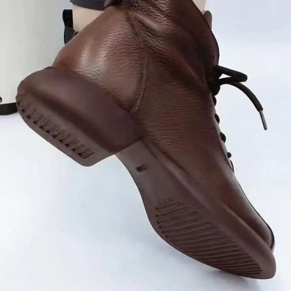 Madelca - Stylish Women's Round Nose Ankle Boots for a Casual Look