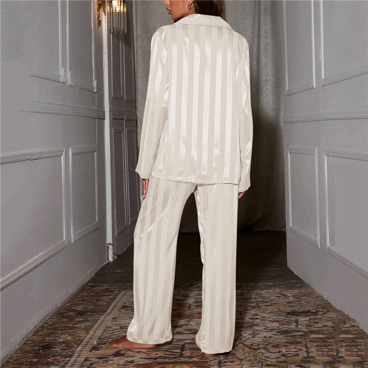 Elegant Silk Pyjamas for Feminine Indulgence