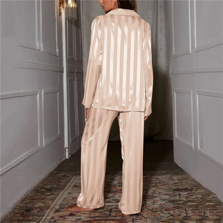 Elegant Silk Pyjamas for Feminine Indulgence