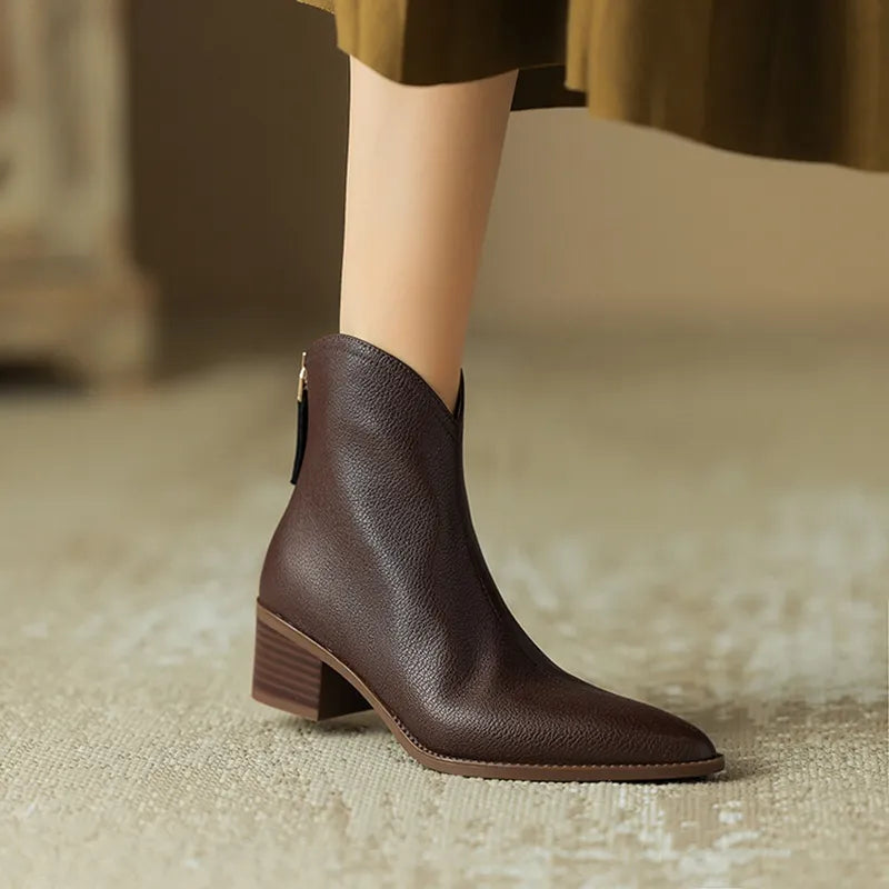 Stylish leather boots with tapered toe - Dorothy