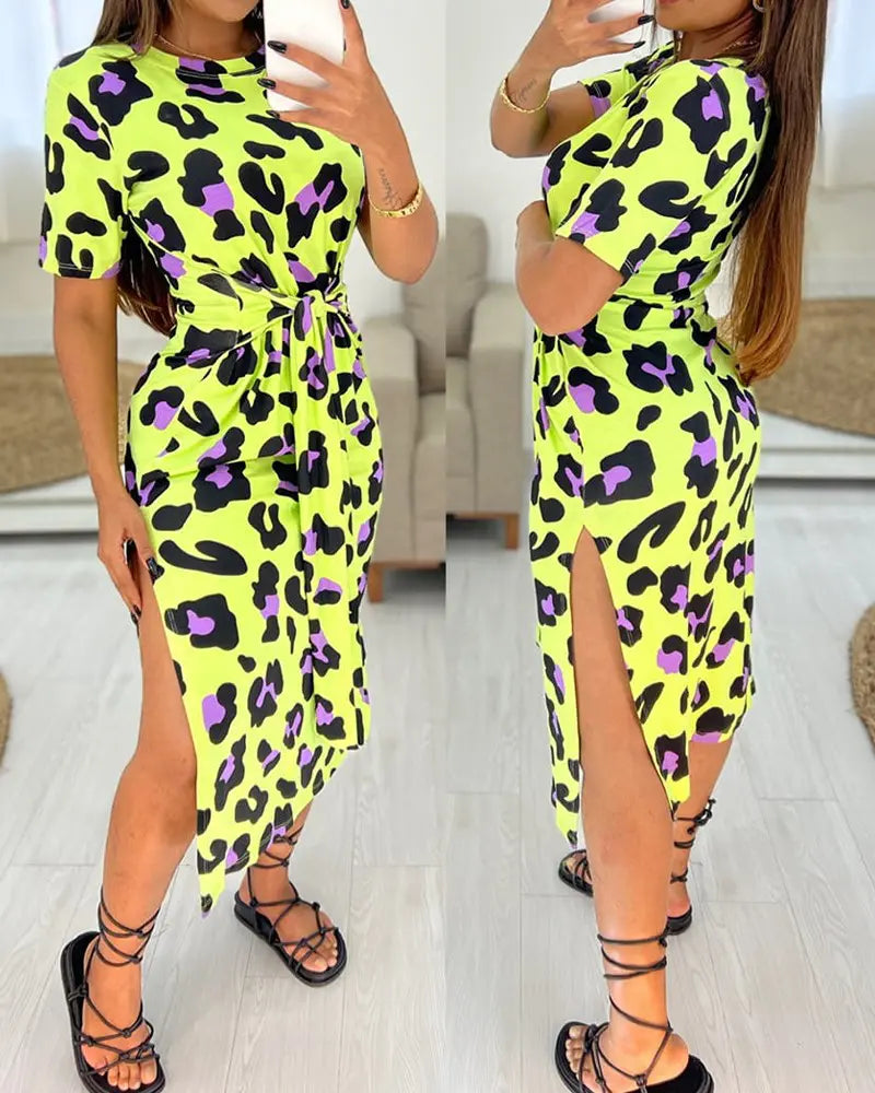 Cherly - Trendy Midi Dress with Fierce Leopard Print