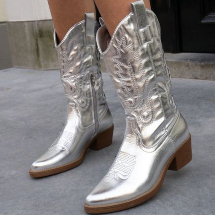 Gracie - Chic metallic cowboy boots for an irresistible look!