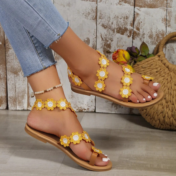 Trixie - Elegant Flat Sandals with Floral Pattern for Women