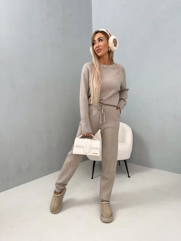 Nemia - Elegant Loungewear Set for the Fashion-conscious Woman