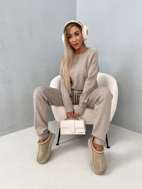 Nemia - Elegant Loungewear Set for the Fashion-conscious Woman