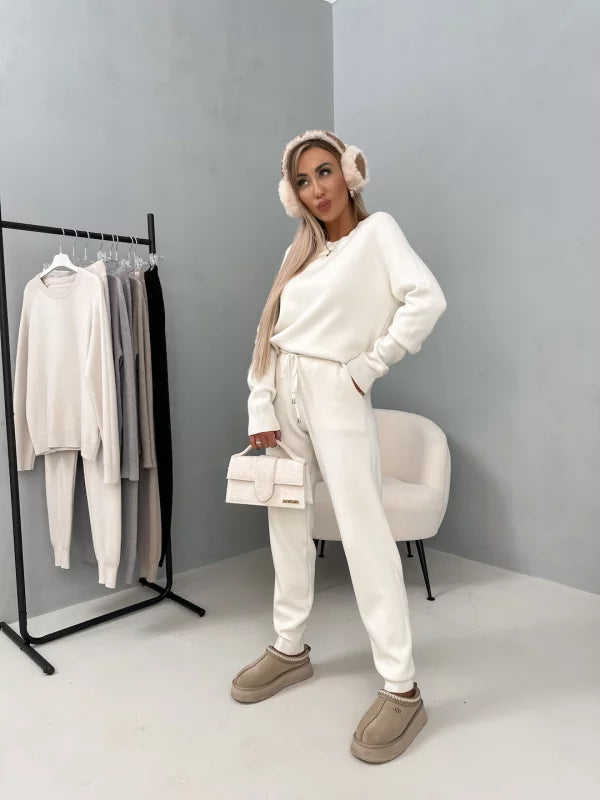 Nemia - Elegant Loungewear Set for the Fashion-conscious Woman