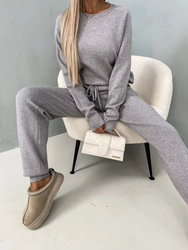 Nemia - Elegant Loungewear Set for the Fashion-conscious Woman