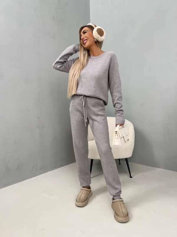 Nemia - Elegant Loungewear Set for the Fashion-conscious Woman