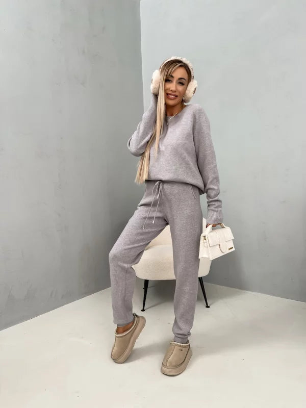 Nemia - Elegant Loungewear Set for the Fashion-conscious Woman