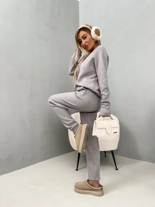 Nemia - Elegant Loungewear Set for the Fashion-conscious Woman
