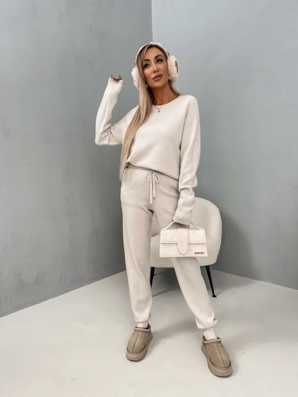 Nemia - Elegant Loungewear Set for the Fashion-conscious Woman