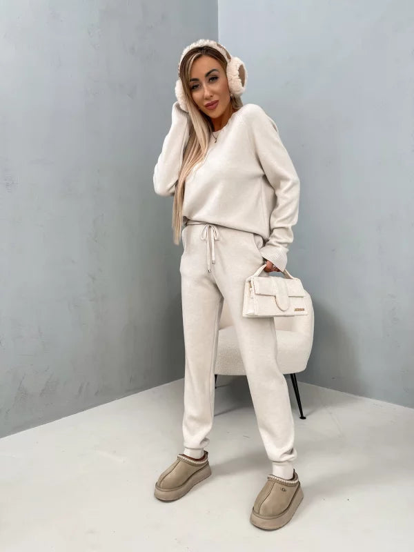Nemia - Elegant Loungewear Set for the Fashion-conscious Woman