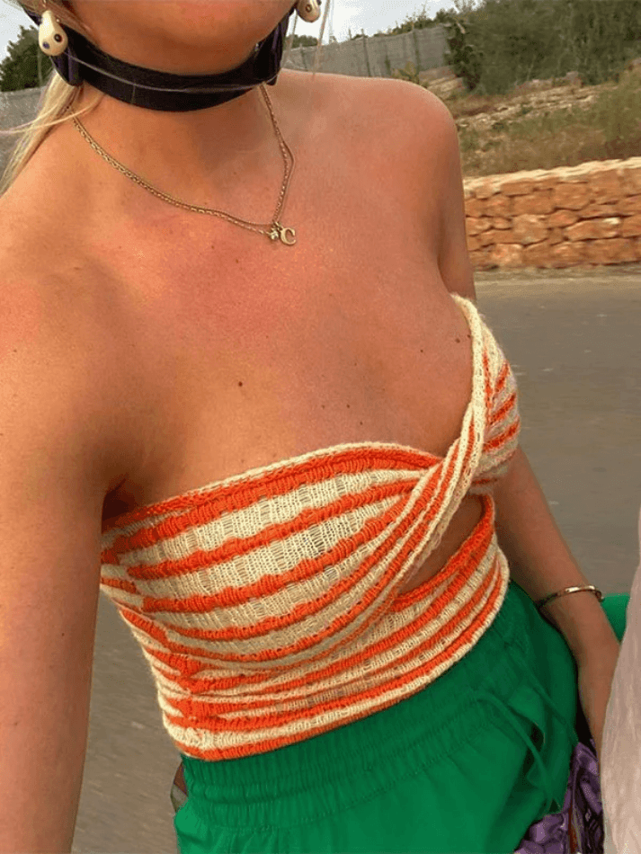 Fenna - Fashionable Cropped Bandeau Top with Trendy Twist for Women